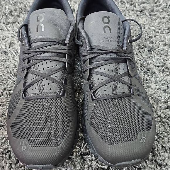 On running Cloud all black . Men's
Size 9.5
New
Box as is( original box , no - Picture 3 of 9